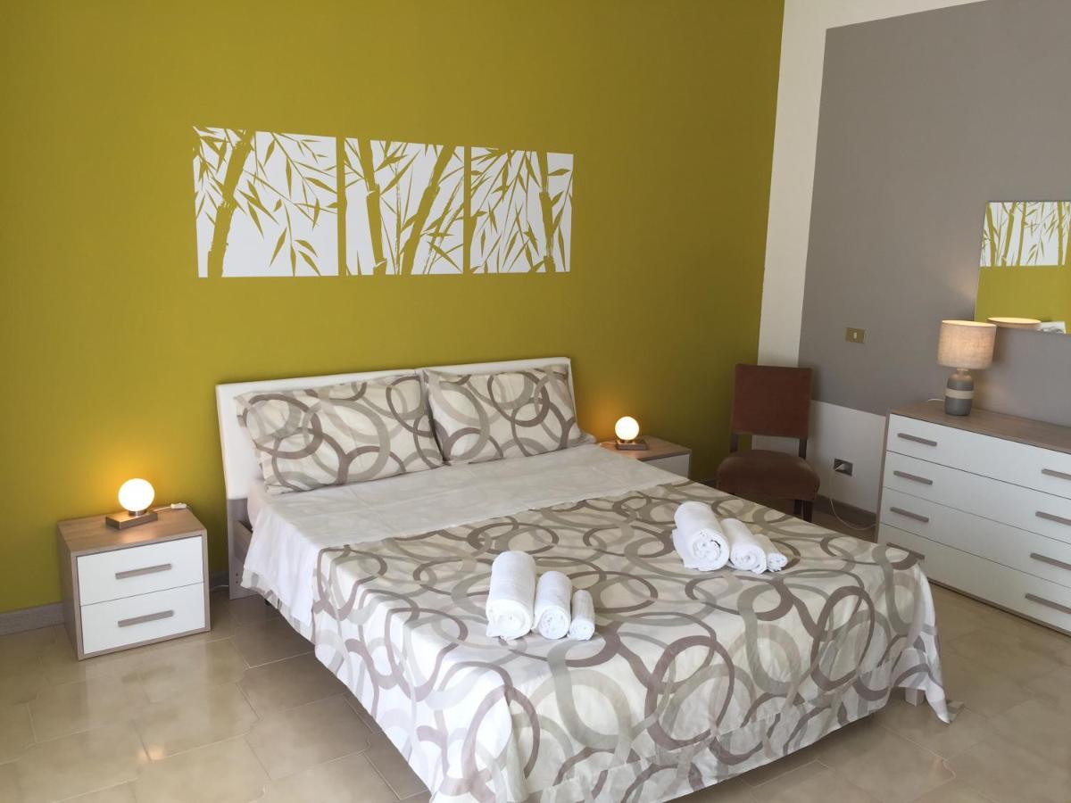 B&B Hollywood Olivadi Екстериор снимка