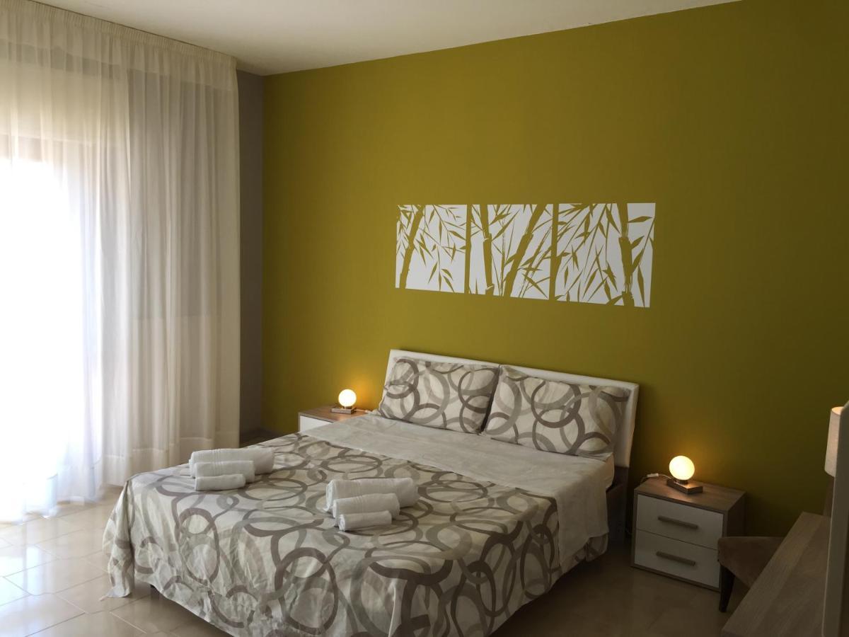B&B Hollywood Olivadi Екстериор снимка